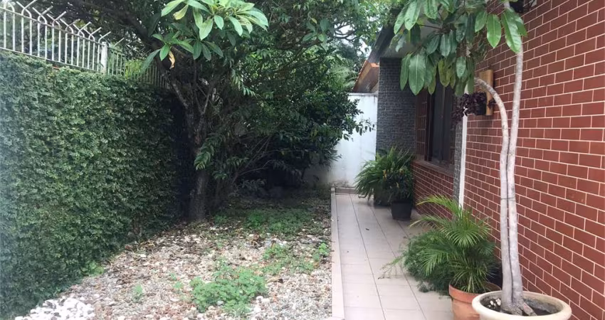 Casa térrea na Granja Julieta, 3 dorms, localização privilegiada próximo ao Parque Severo Gomes