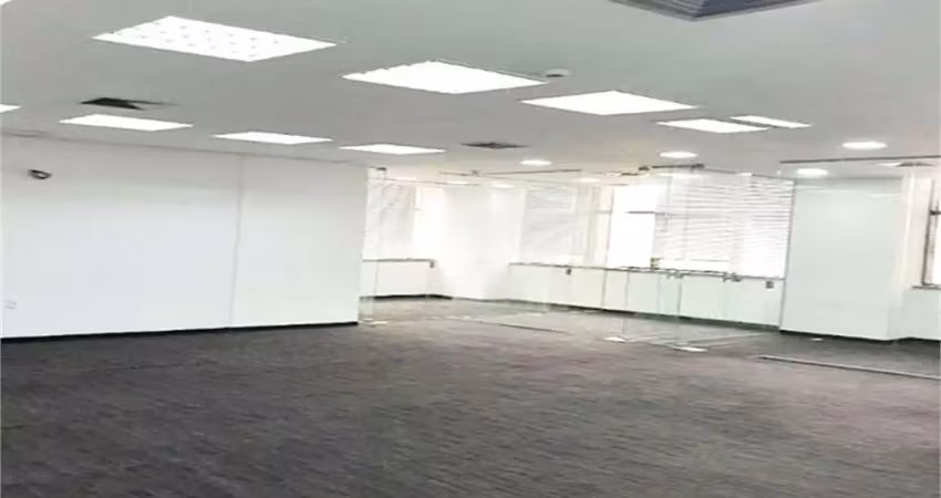 Excelente conjunto comercial com 188m², imóvel a 4 minutos da à estação berrini cptm,