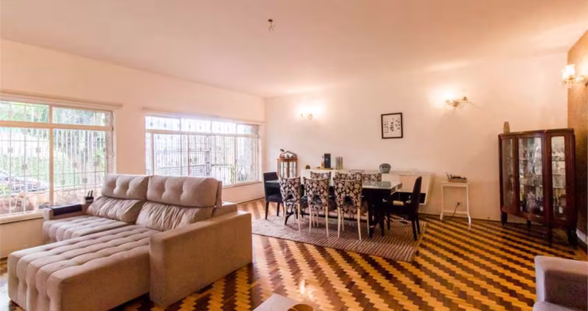 CASA TÉRREA 250m2 construídos/600 m2 de Terreno - metrô S.Judas
