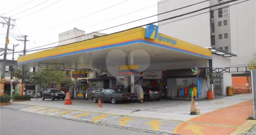 Terreno na Barra Funda. Espaço para posto de gasolina e farmácias em ótima localização