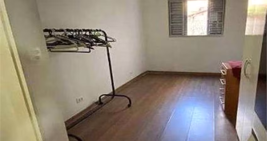 CASA COMERCIAL, BARRA FUNDA, PRÓXIMA METRO, 224 MTS, SALA, BANHEIRO, COZINHA.