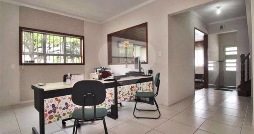 Casa comercial à venda no Jardim Paulista com 261m² de terreno e 4 vagas de garagem