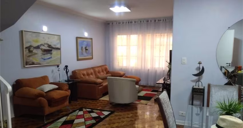 Exelente Sobrado com 356 m² e 4 dormitórios, localizado no Jardim da Saúde.