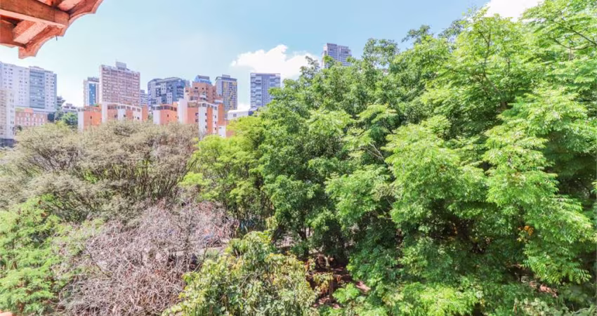 Maravilhosa Casa Assobradada na Vila Madalena/Alto de Pinheiros. 680,00 m² Construídos!!
