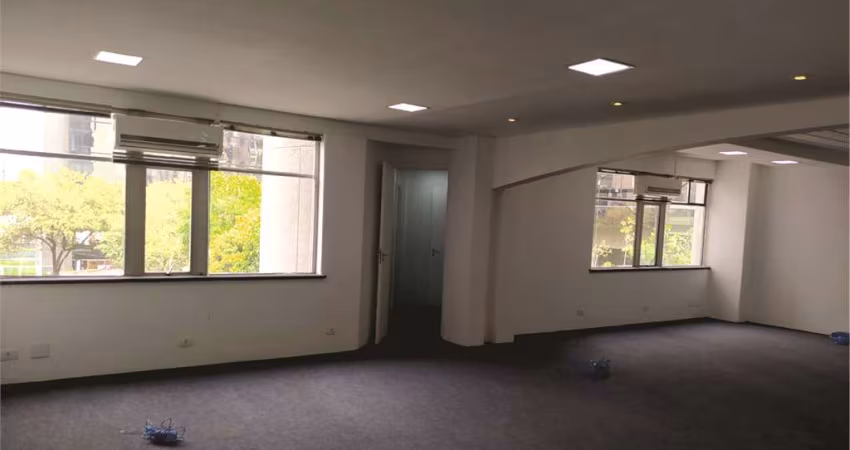 Conjunto Comercial com 116.63m² ótima localização na Av. Luiz Carlos Berrini