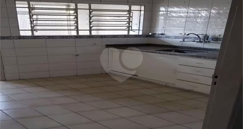 Tatuapé , 2 dormitórios , 1 vaga . excelente localização .