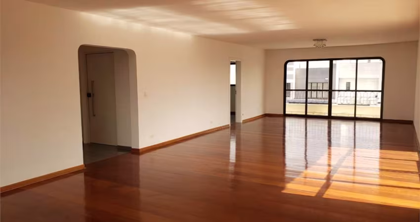 Cobertura de 6 dormitórios com suíte com 648,38 m², 6 vagas à venda em Santo Amaro São Paulo
