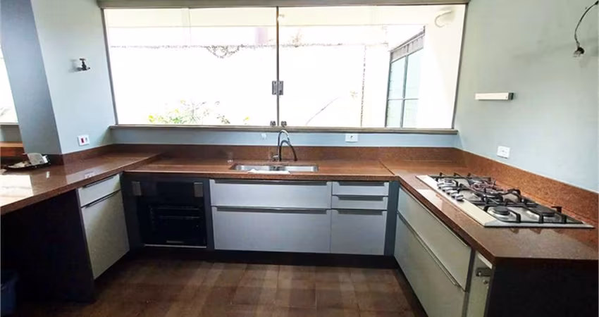 Excelente casa no Jardim Guedala (Morumbi) com valor do m² abaixo do mercado.