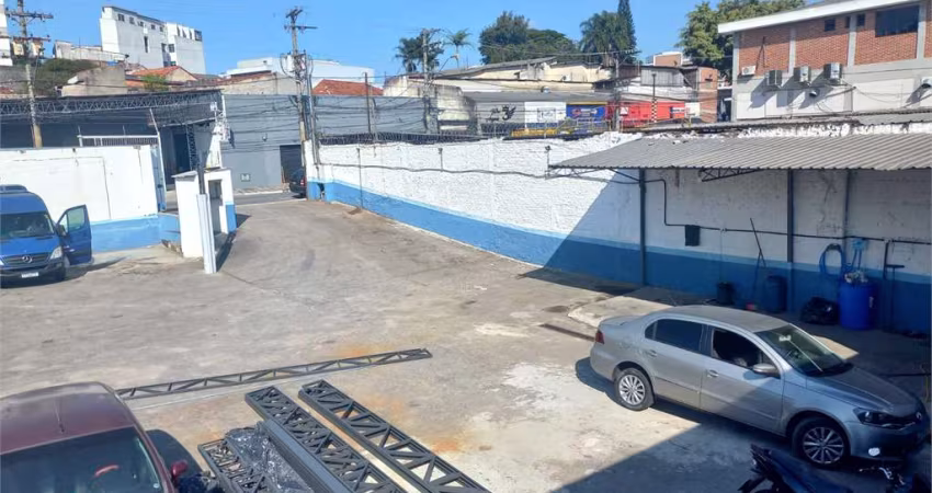 GALPÃO COM ÁREA CONSTRUÍDA DE 400M2 E TERRENO COM 24,00 X 38,80MTS TOTAL 932M2 - AO LADO DO  METRÔ