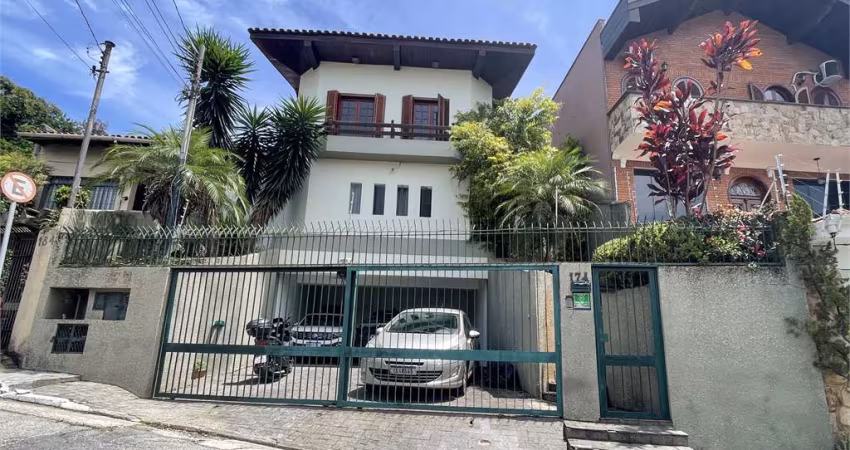 Casa/Sobrado no Morumbi, 425m² AÚ, 773m² terreno, 6 quartos, 2 suítes, 5 vagas, R$ 1.977.999,00