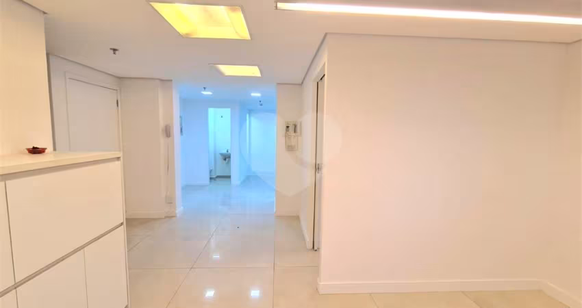 Sala dupla de 68m² no Top Towers com 3 banheiros, copa, 2 vagas, 3 sacadas e vista deslumbrante.