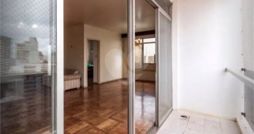 Apartamento à venda 240m²  3 quartos sendo 1 suíte, 2 vagas de garagem, região higienópolis