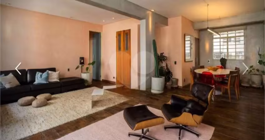 Apartamento reformado de 180m2  em higienópolis. 3 quartos varanda fechada. prédio icônico do bairro