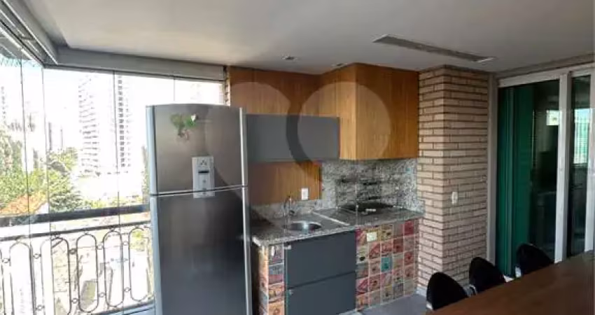 Apartamento à venda reformado e mobiliado na aclimação com  4 suítes
