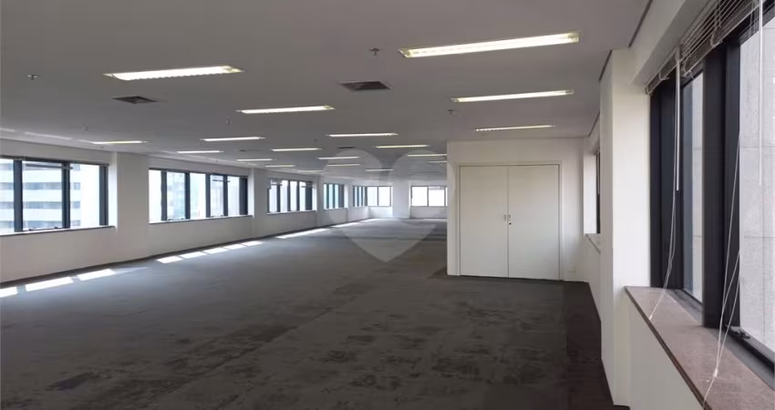Conjunto Comercial próximo a Berrini