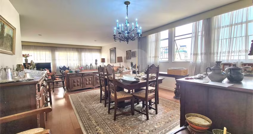 Apartamento de 235m² 3 dormitórios, 1 suíte, lavabo, 2 vagas em Higienópolis.