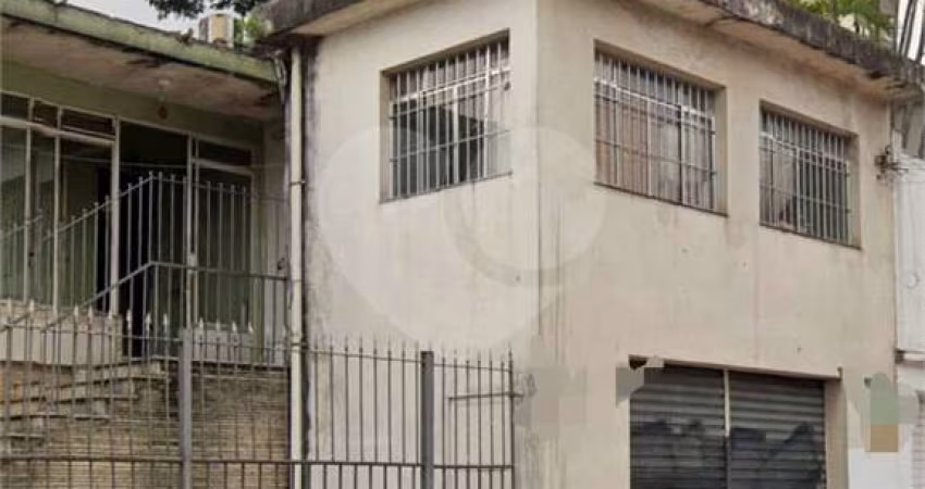 Sobrado na Aclimação, São Paulo SP -Próximo ao Parque da Aclimação - Requer reformas! terreno 300 m2 e 200 m2 uteis