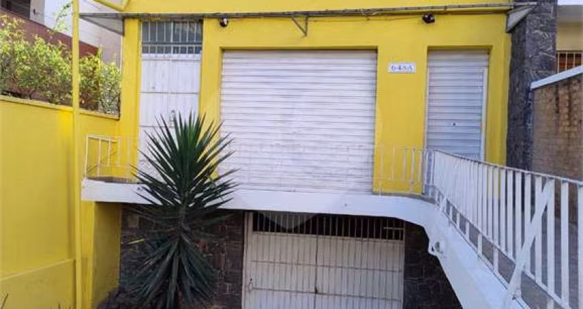 Sobrado Comercial A VENDA. de 220m2 de Área Construída.
