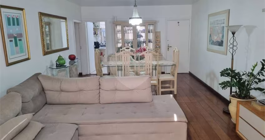 Apartamento nos Jardins com 3 Dormitórios e 1 Vaga