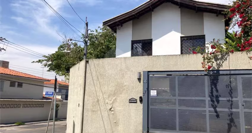 Casa tipo sobrado na chácara monte alegre com 04 dormitórios e 02 suítes