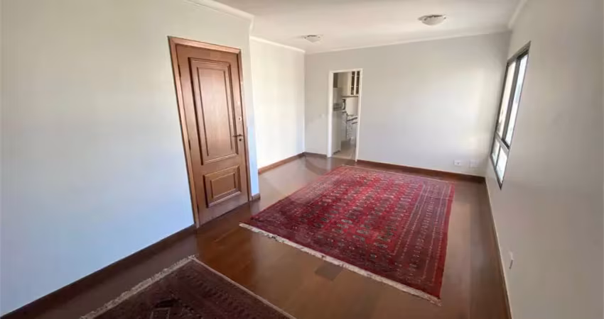 Apartamento vago e reformado a venda na vila mariana, com 90 m2, 3 dormitórios, 2 varandas e 2 vagas, a 2 quadras do metrô