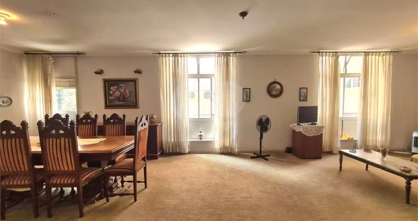Apartamento, 147m², 3 dormitórios, 1 suíte, 3 banheiros, sala ampla, 1 vaga em Higienópolis.