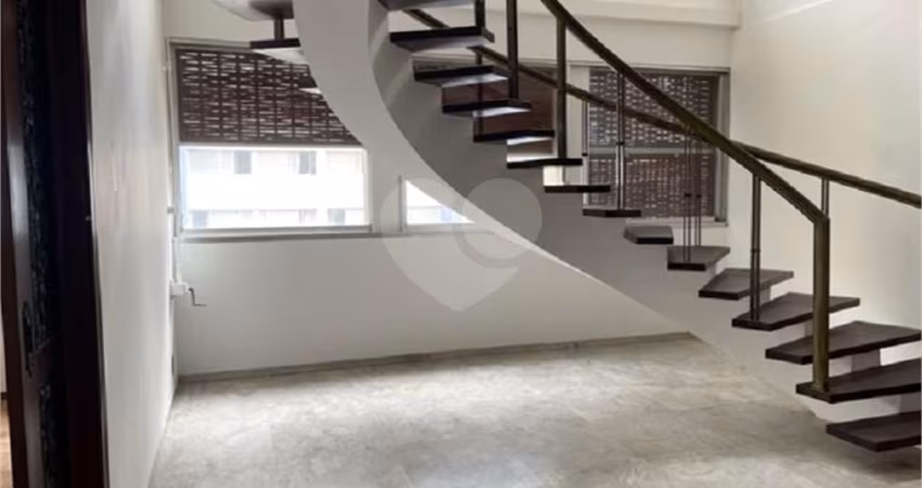 Apartamento Duplex venda Higienopolis,´5 dormitórios, 3 suítes, 4 vagas, 3 salas, 6 wcs. Hall privativo. Vista livre.