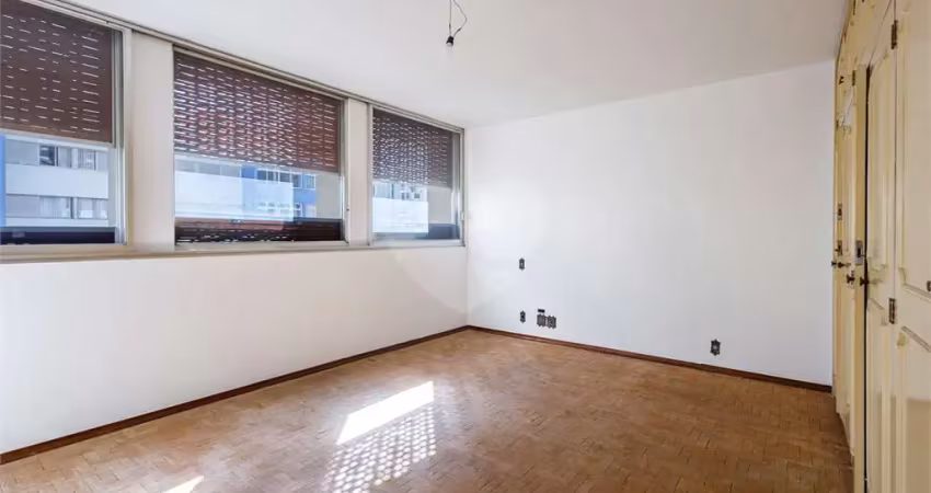 Apartamento duplex, 5 dormitórios, 3 suítes, 4 vagas, 3 salas, 6 wcs, escritório. vista livre.