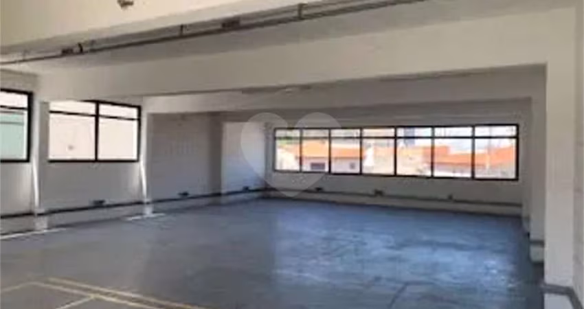 Prédio comercial para locação com 371m² na Vila Cruzeiro