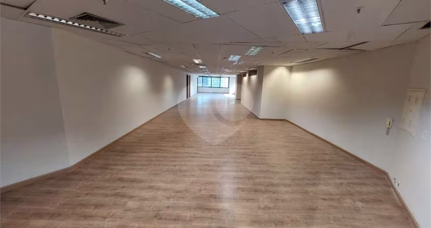 Meia Laje em Pinheiros para venda ou locação com 390 m², 10 vagas!