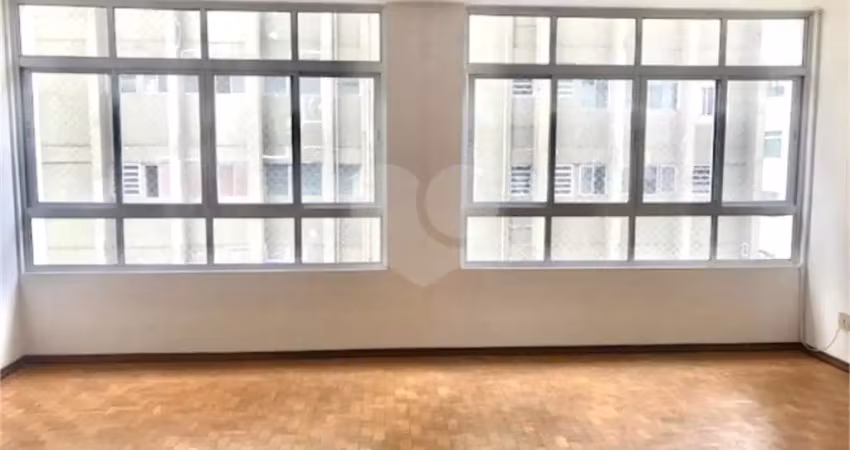 Santa Cecília / 2 dorm. / dep. empr. / 1 vaga / lazer / próx. metrô / janelão