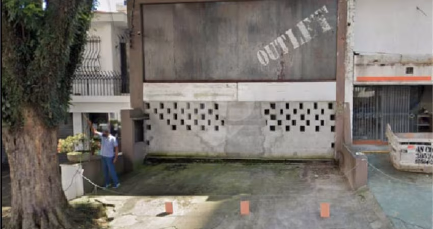 Sobrado comercial para locação com 250m², 3 banheiros e 3 vagas