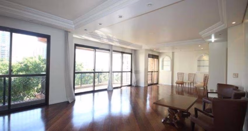Apartamento no bairro Higienópolis. Com 158 m² privativos, possui 4 quartos sendo 3 suítes e 2 vaga