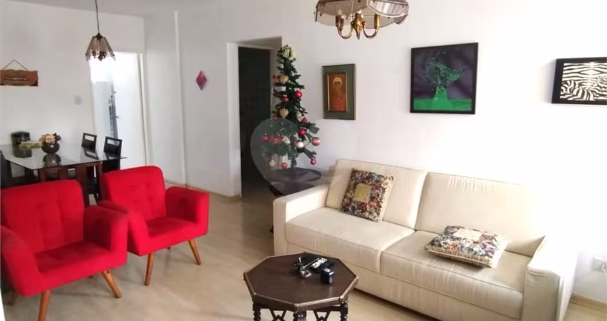 Apartamento de 100 m² no Jardim Paulista com 3 quartos sendo 1 suíte e 1 vaga fixa.