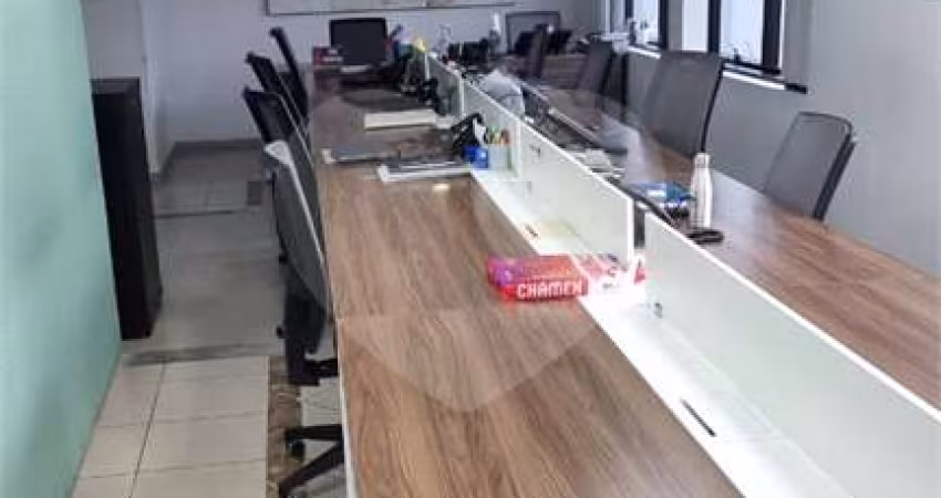 5 Salas Comerciais em Moema com 120 metros