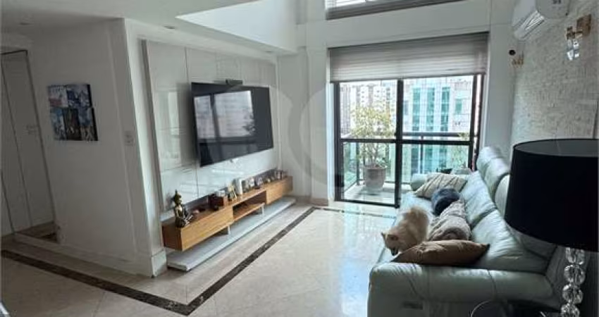 Apartamento Duplex á venda em Moema 2 quartos 1 suíte