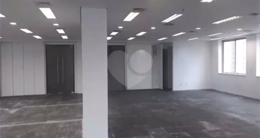 Amplo e estruturadíssimo conjunto de 300m2 no coração da vila clementino, ao lado do metrô