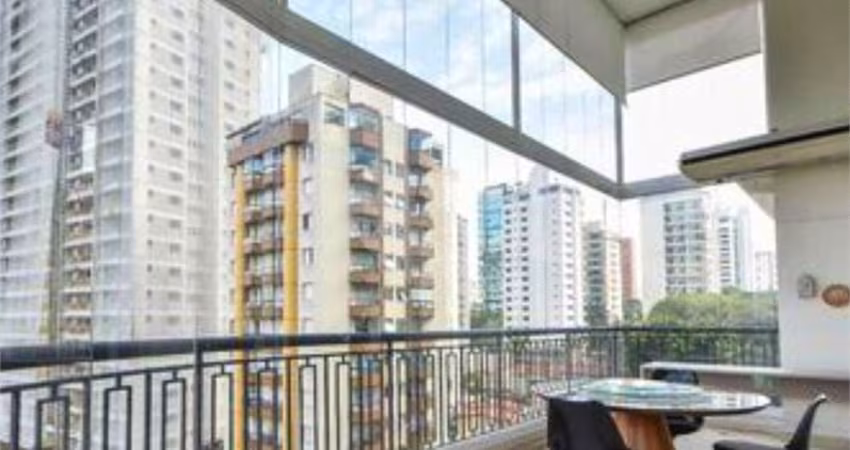 Apartamento à Venda no Campo Belo - 230m², 3 Suítes, 3 Vagas, Mobiliado com Lazer Completo
