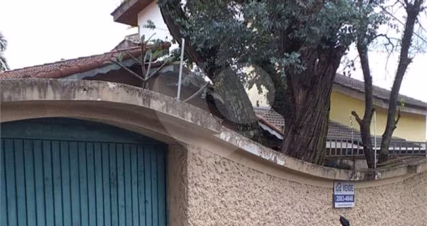 Terreno de 440 m² localizado no Jardim Saúde. Terreno para Condomínio ou Casa antiga para Reformar! Imperdível!