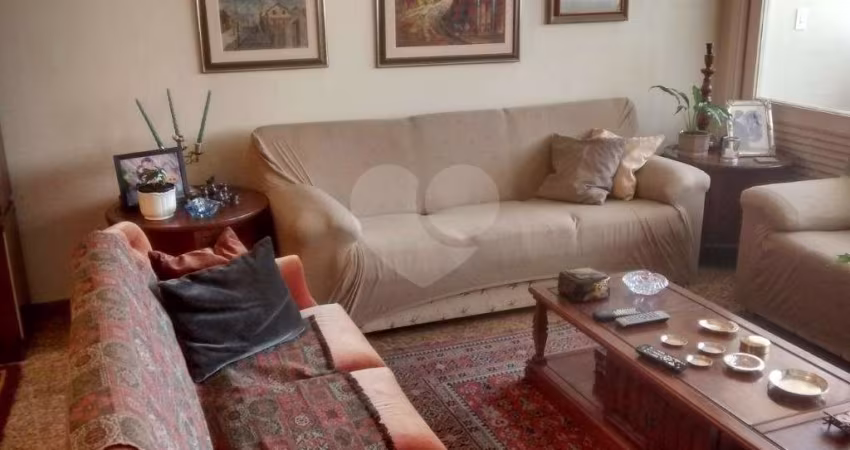 Apartamento em Perdizes com 3 Dormitórios e 2 Vagas