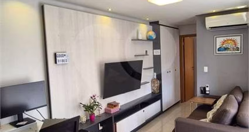 Apartamento gracioso e mobiliado no Bairro das Perdizes. 1 dormitório, 1 banheiro, cozinha americana!