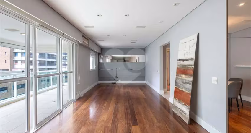 Apattamento reformado ,2 suites, 2 vagas em prédio muito procurado no paraiso