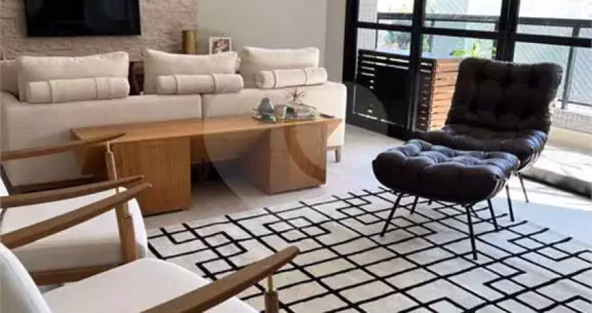 Apartameneto a venda, reformado na melhor rua da Vila Mariana