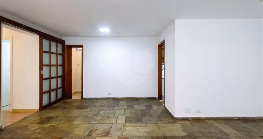 Apartamento com 03 dormitórios na alameda casa branca