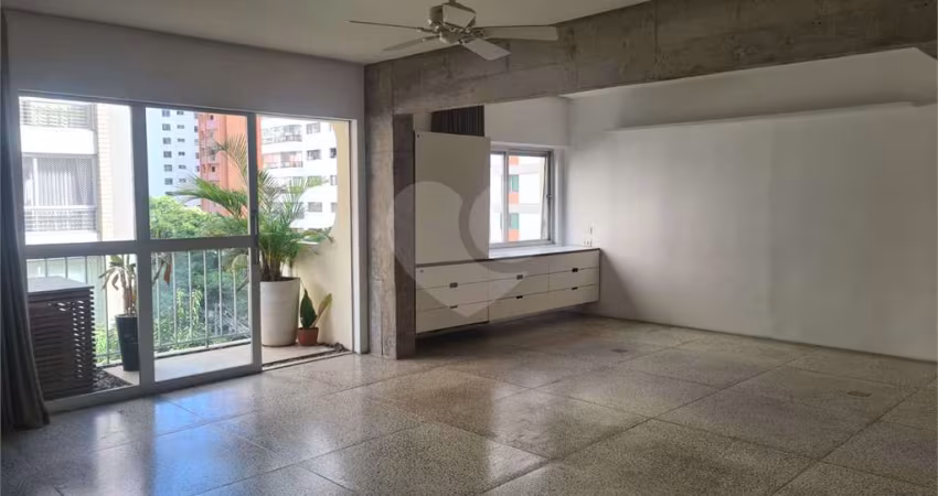 Jardins Exclusivo Apartamento Reformado em Rua Tranquila