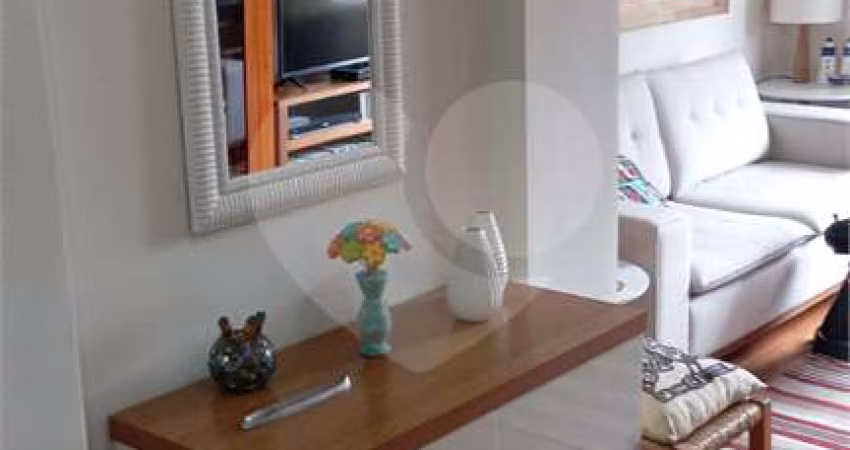 Apartamento de 2 dormitórios, sala ampla, cozinha planejada, excelente para morar em um bairro Nobre