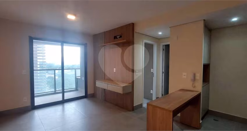 Moema 1 Dormitório, varanda, vista para o Ibirapuera, pronto para morar!!!