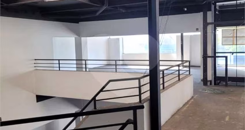 Galpão comercial na Av. Ibirapuera, 945m² venda ou locação, com excelente localização