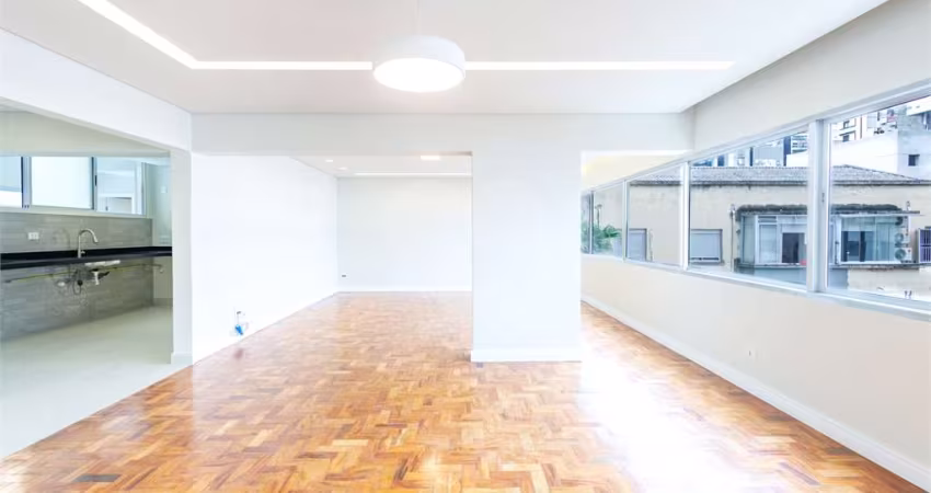 Apartamento espaçoso completamente reformado