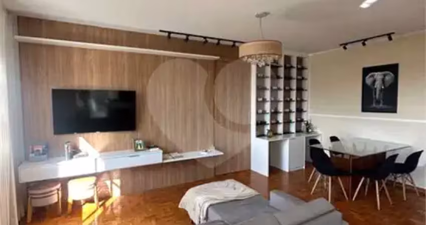 Apartamento reformado a venda, amplo, aconchegante, 3 quartos, 1 suíte e em frente à estação metrô perdizes. conheça!